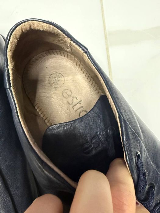 Продаю стильні сині шкіряні кеди Estro, розмір 44