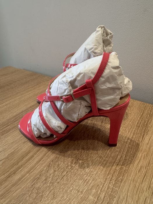 Unisa sandaly na obcasie skora naturalna rozmiar 36 jak nowe