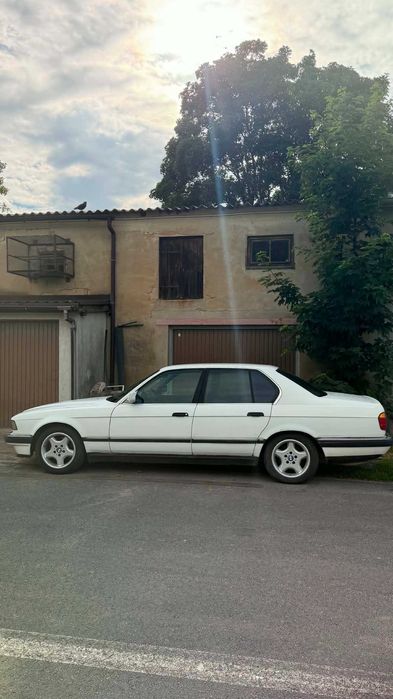 Samochód Bmw e32 730i