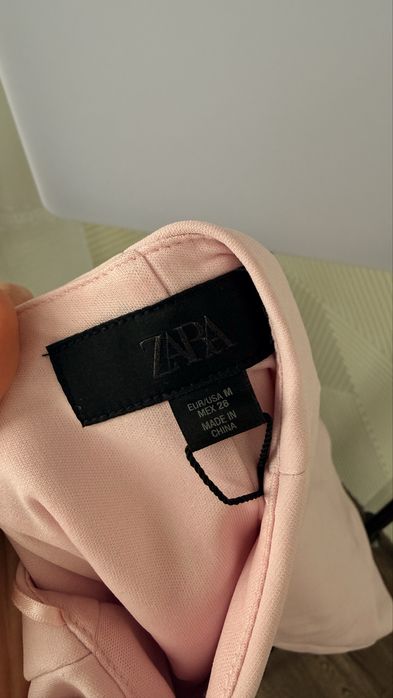 Топ ZARA з відкритою спинкою