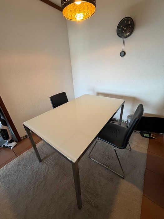 Mesa de Jantar TORSBY Mesa Jantar 135 x 85 cm | Excelente Estado