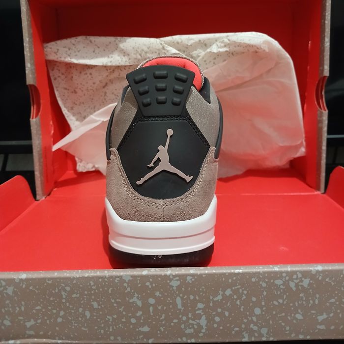 Air Jordan 4 Retro Taupe Haze
