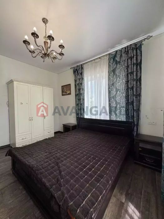 Продам Дом. Победа-4. Кухня-студия. 3 отдельные спальни. 140000$