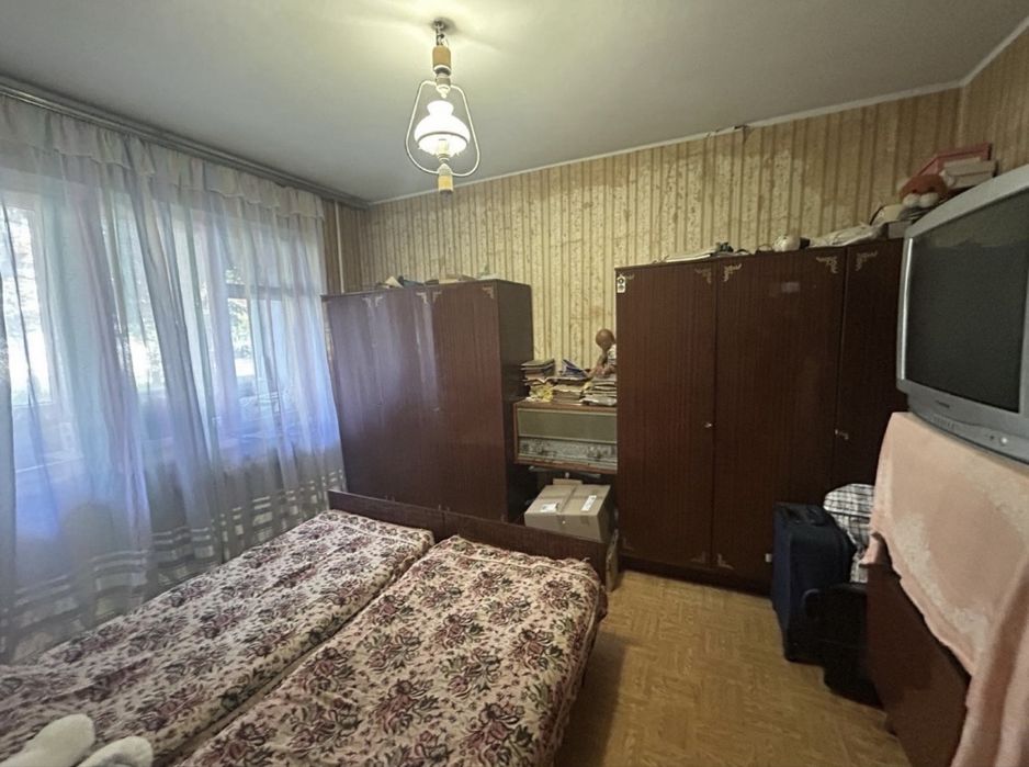 Продаж 4-кімнатної квартири
