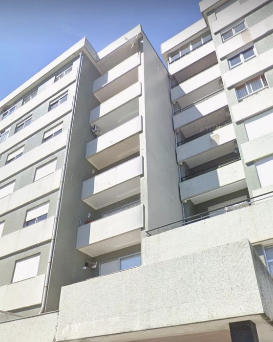 Arrendamento T 1 +1 Escritório/Atelier c/ janela panorâmica..
