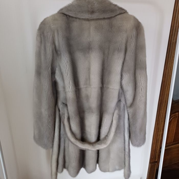 Продаю особисті вживані речі. Блакитна норка.