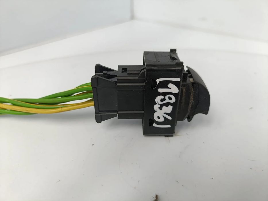 Comando / botão / interruptor vidros frente direito CITROËN Berlingo V