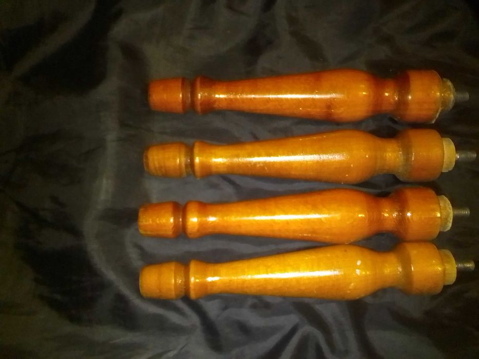 Ніжки для тумбочки, дерев'яні точені.