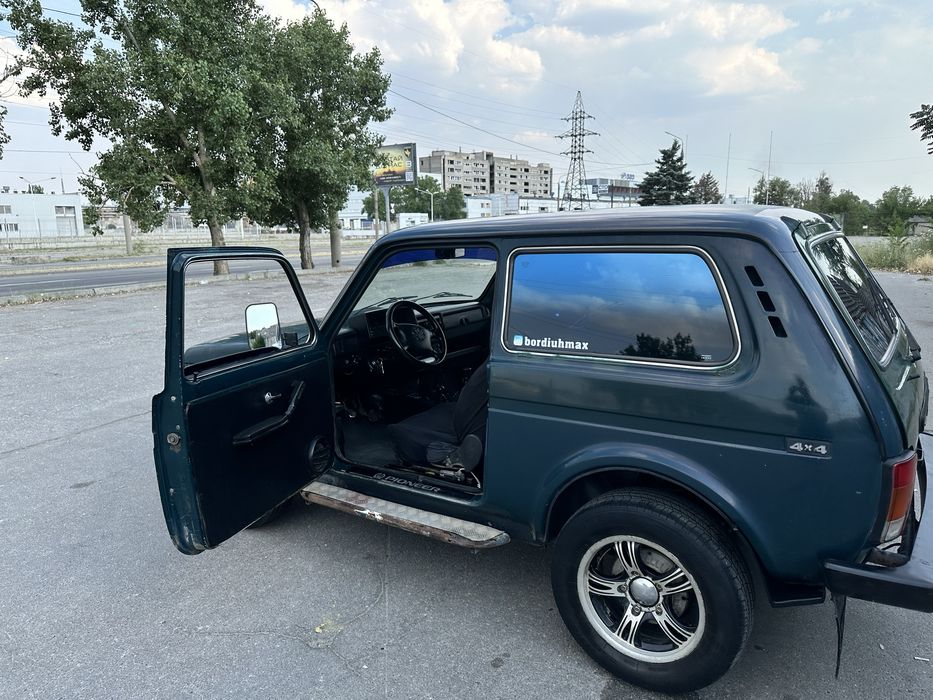 Продам автомобіль ніва