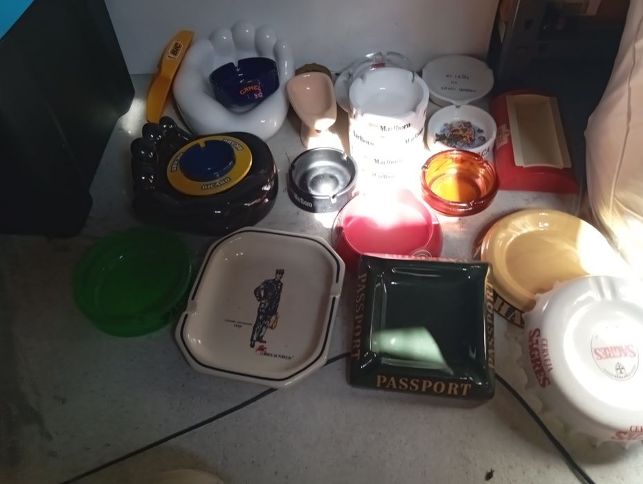 50 cinzeiros diferentes