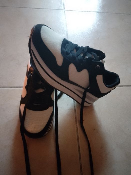 Sapatilhas de mulher como novas