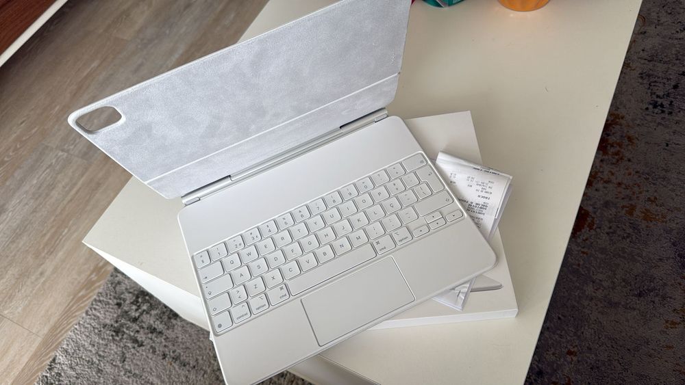 Selling Official Apple 12.9-inch Keyboard, New, with Invoice and Warranty64739301976835120