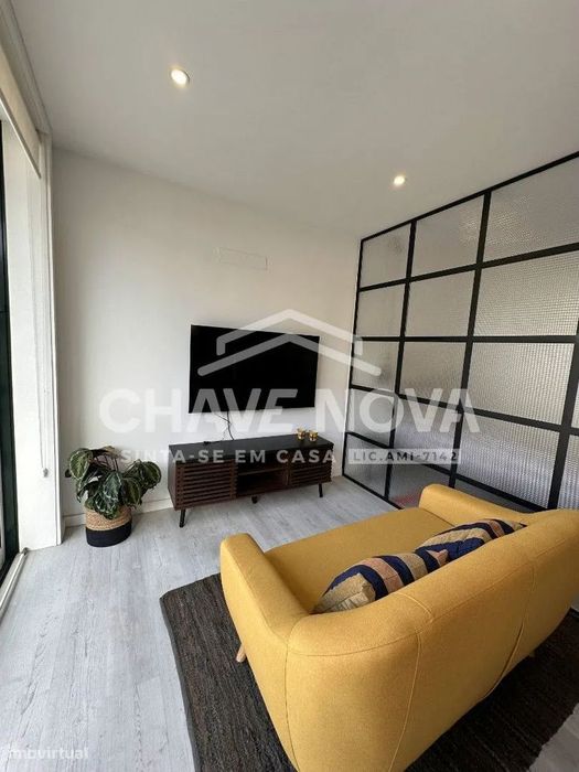 Apartamento T1 com terraço de 35 m2 em Leça da Palmeira