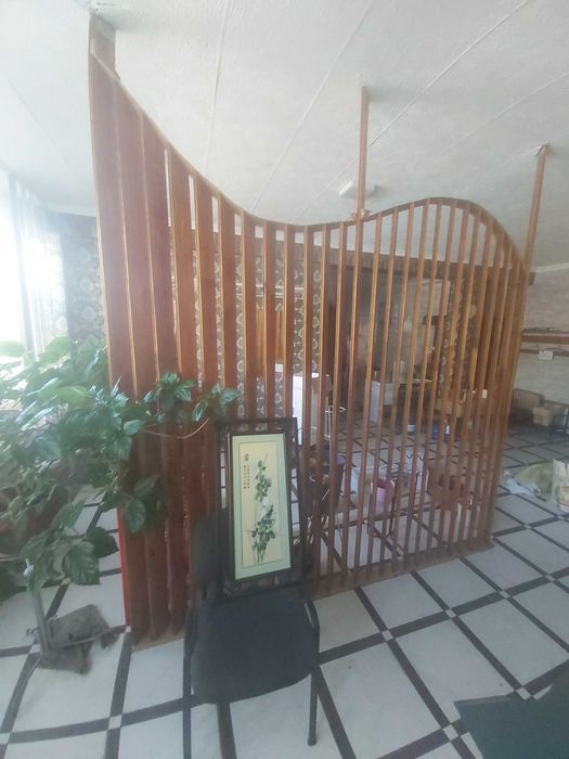 Декоративна перегородка, крісло, стул