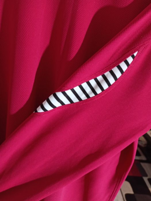 Koszulka męska sportowa Helly Hansen.
Rozmiar XL.
Bluzka treningowa z