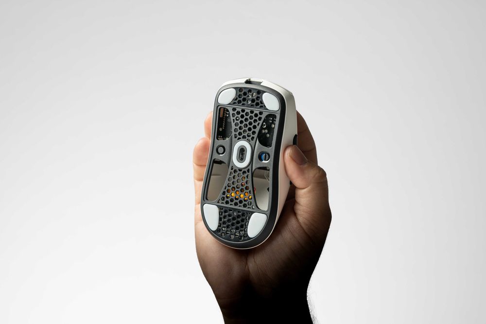 Hitscan Hyperlight 8k [8000 Гц, 39 грамів, бездротова ігрова миша]: 3 ...