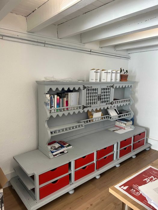 Armário com 10 gavetas