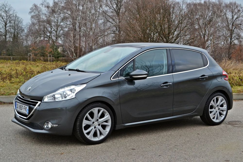 Peugeot 208 # climatronic # nawigacja # panorama # półskóra #