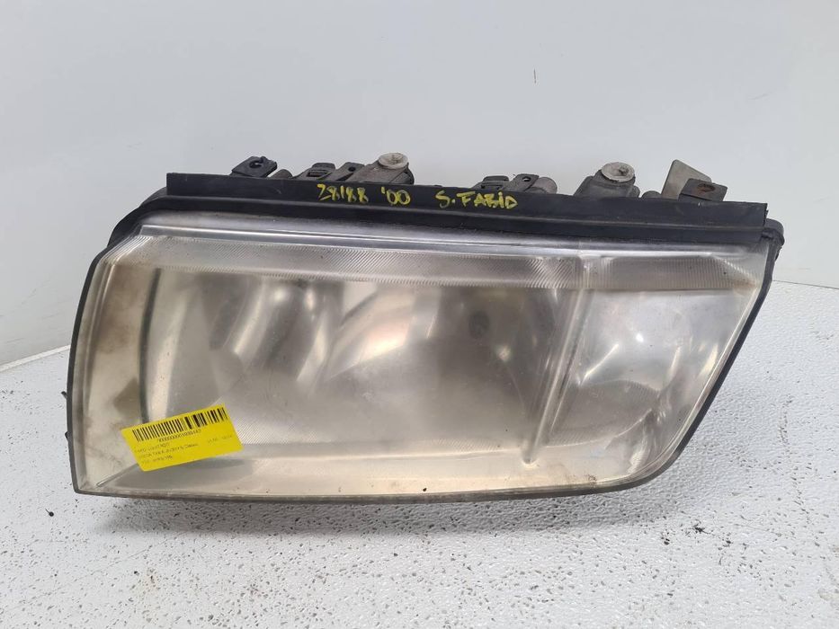farol esquerdo skoda fabia