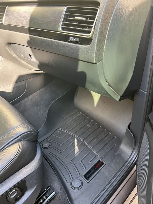 Автомобіль Volkswagen Touareg NF 2010