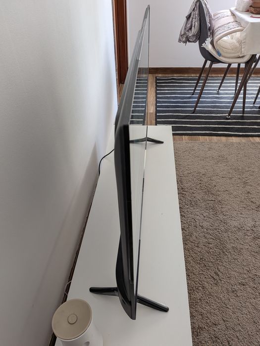 LG smart TV with Magig remote ,with the box and used like new