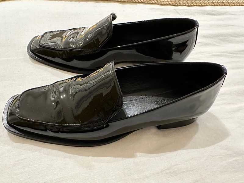 Sapatos da Máximo usados uma vez