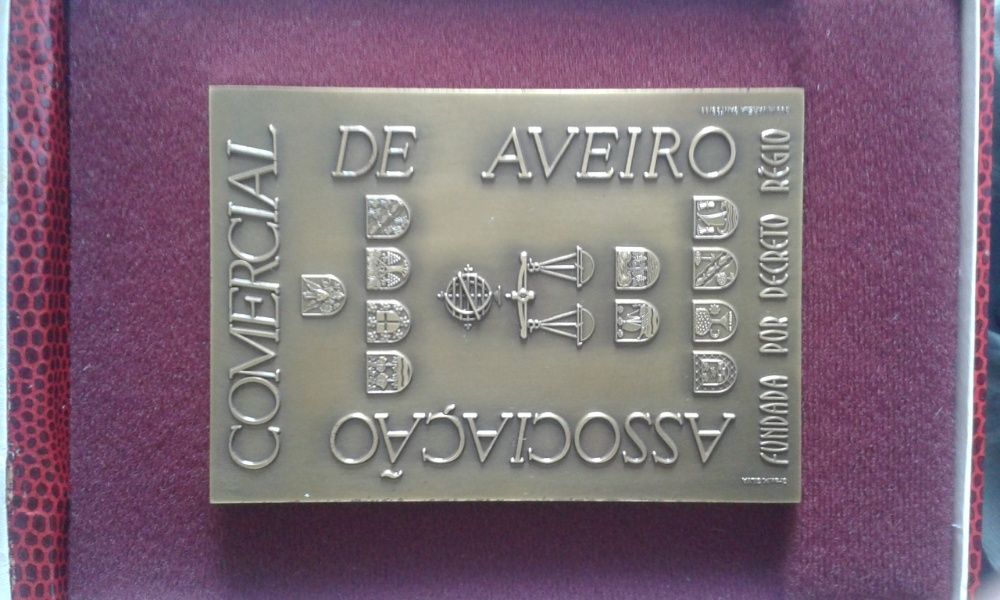 medalha dos 130 anos da Associação Comercial de Aveiro Muito Rara