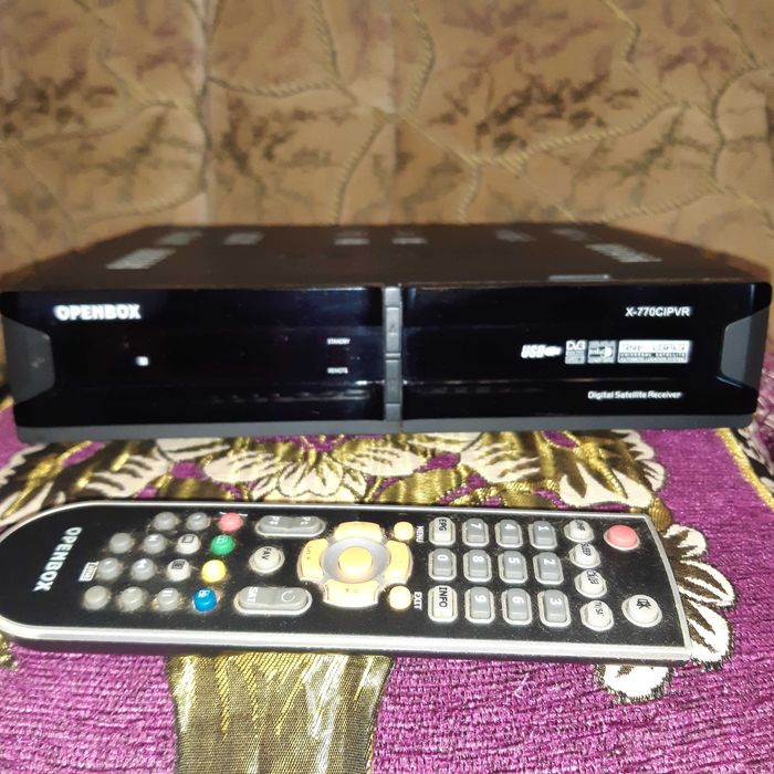 Тюнер Опенбокс X770CIPVR  чистой Индонезия не Китай состояние СУПЕР !