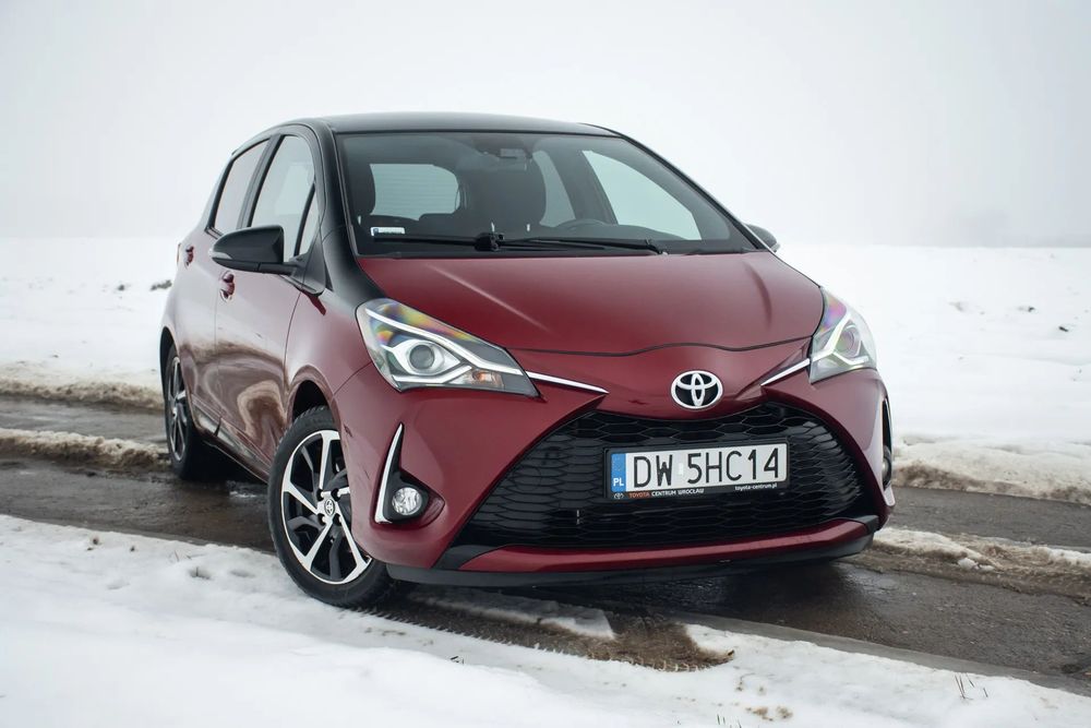 Toyota Yaris Polski salon 1wł Bogata wersja wyposażenia
