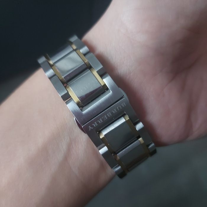 наручний годинник  Burberry