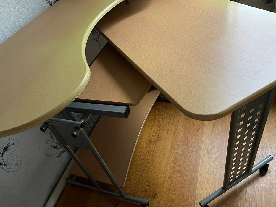 продам письмовий компʼютерний стіл