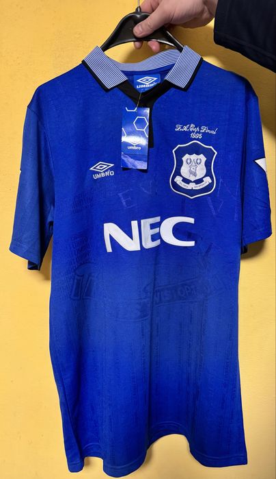 Футболка чоловіча Umbro Everton.