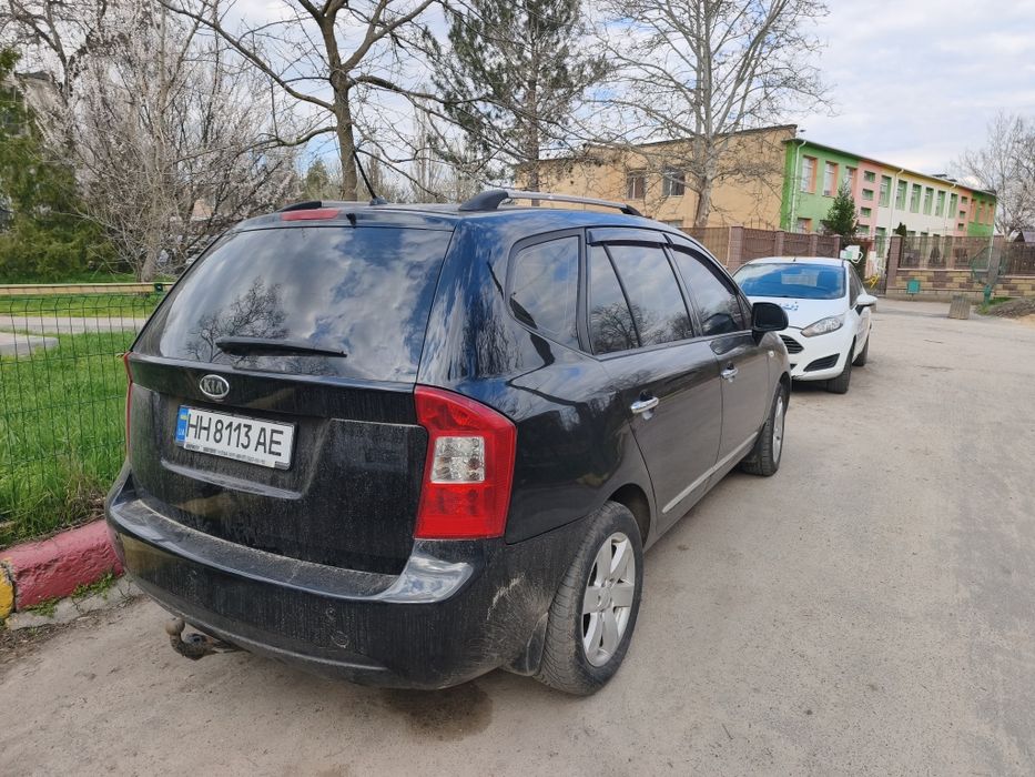 Продам Kia Karens