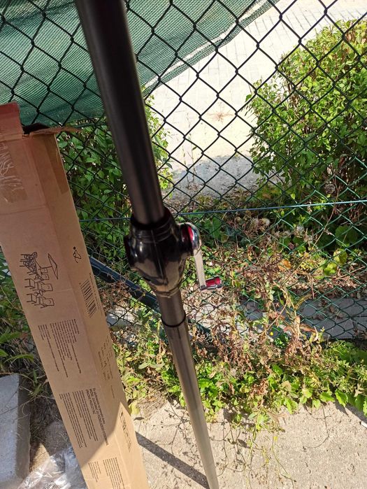 parasol bordowy/czerwony ogród działka taras