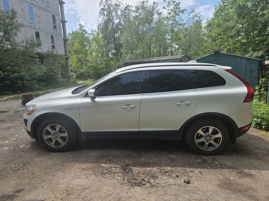 Вольво ХС60 2.4 дизель в гарному стані