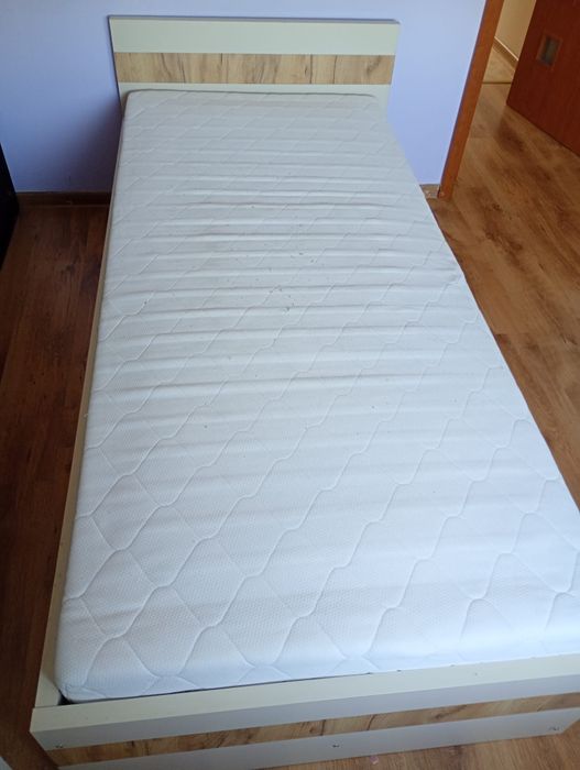 Sprzedam solidne łóżko