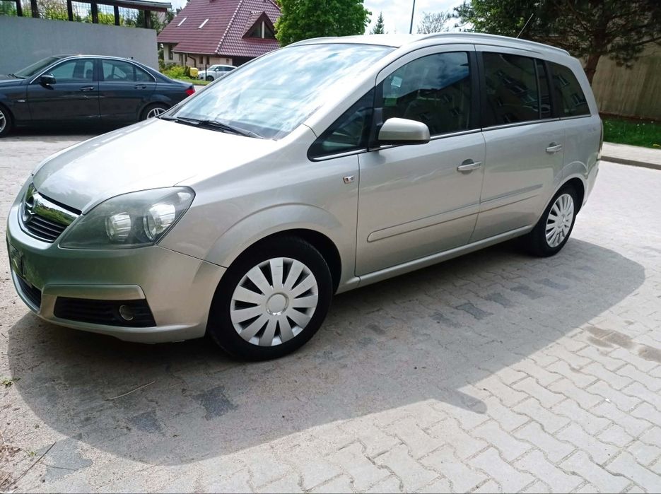 Opel Zafira 1.6 benzyna