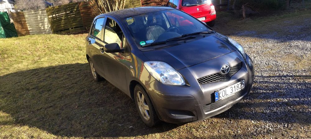 Toyota Yaris Toyota sprawna technicznie, do jazdy.