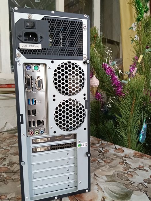 Системний блок. Комп'ютер.