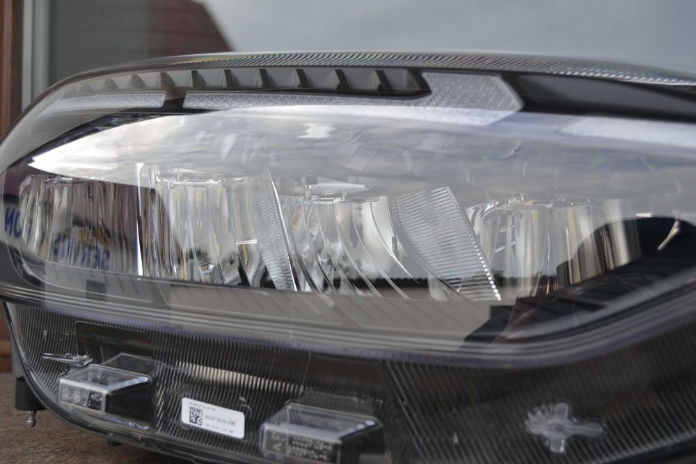 Ford Transit Custom 3 full led lampa prawa przednia prawy przód LED
