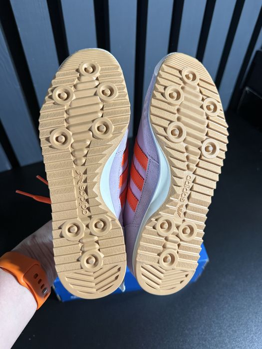 Кросівки жіночі Adidas