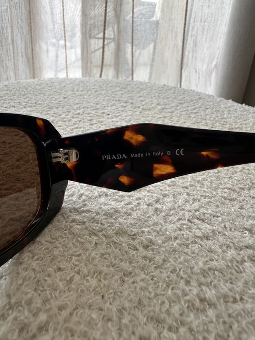 Okulary przeciwsloneczne PRADA modne brazowe okulary