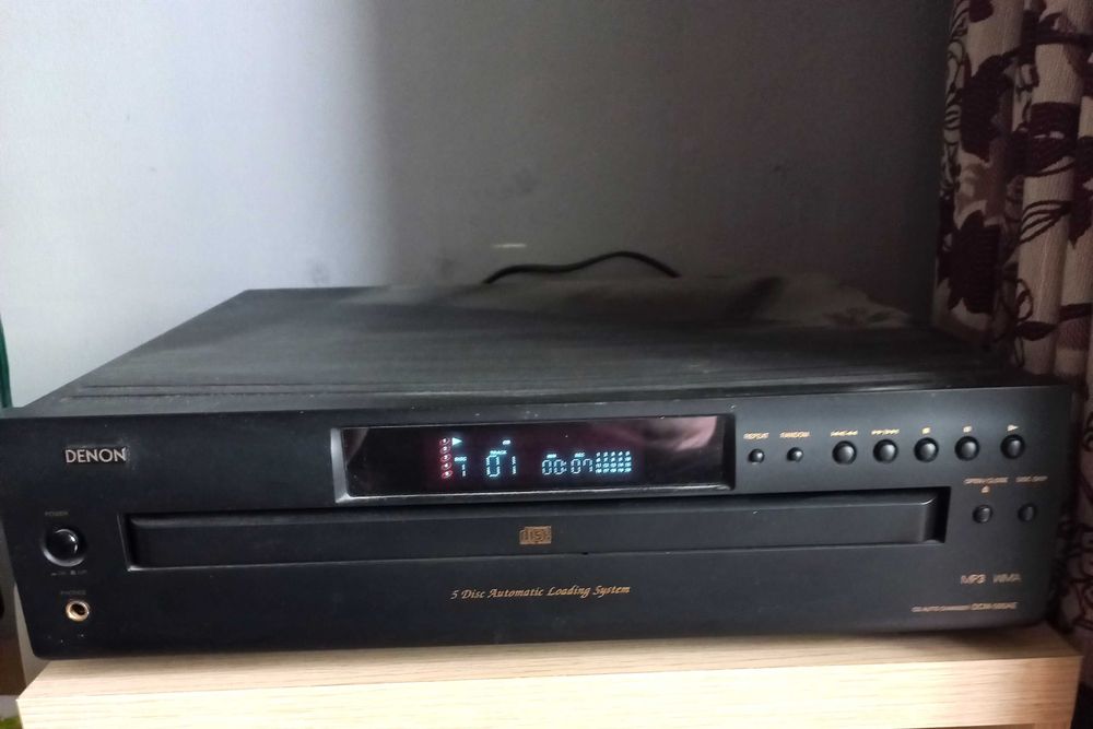 Продам CD-програвач чейнджер 5 дисків Denon DCM-500AE