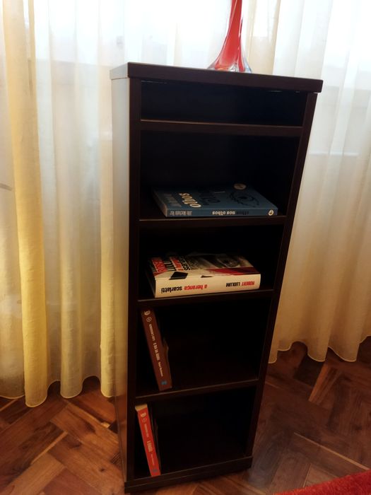 Móvel Estante com Rodinhas Em Wegue