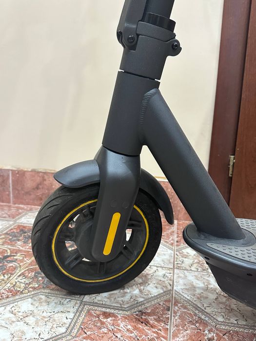 Електросамокат Ninebot KickScooter Max