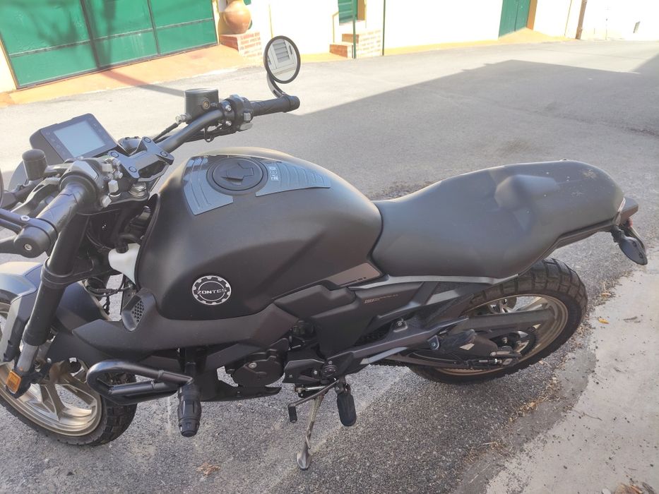 Vendo zontes 125 com revisão feita... Com 2000 KMS