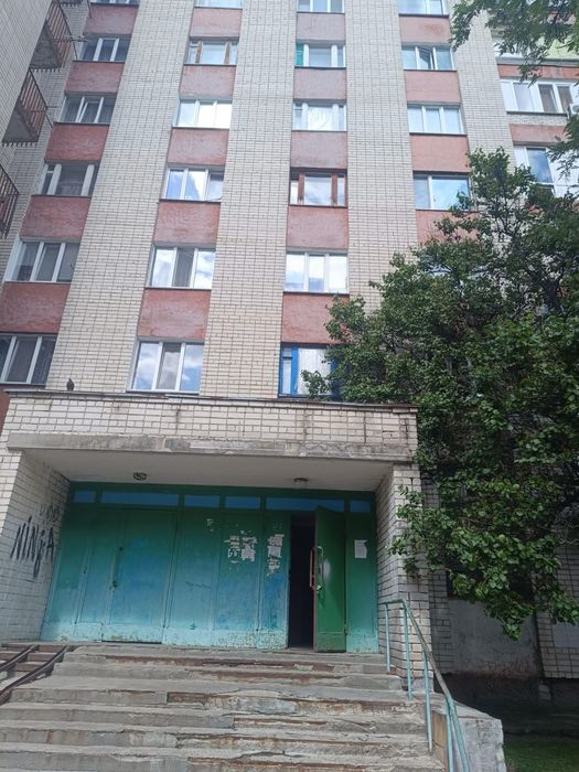 ЗДАМ кімнату в гуртожитку