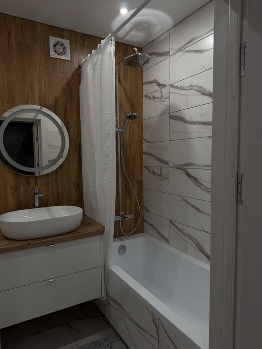 Затишна стильна квартира подобово у с. Петропавлівська Борщагівка