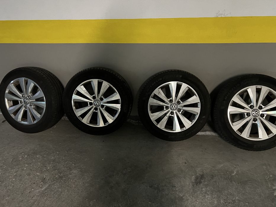 Jantes 16 originais Volkswagen com pneus michelin