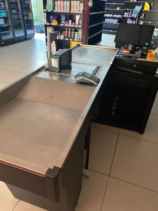 Móvel check out mercearia